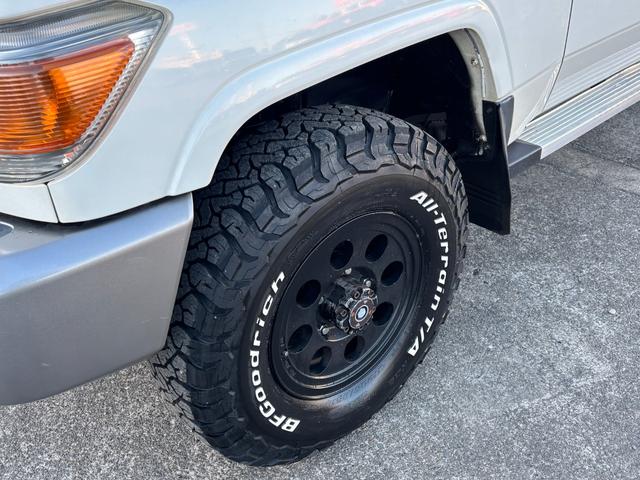 ランドクルーザー70 ピックアップ ランクル70/ランクル79/ユーザー買取車/30thアニバーサリーピックアップ/ガソリン/5MT/ETC/BFグッドリッチKO3ATタイヤ(2365/85R16)/社外16AW(59枚目)