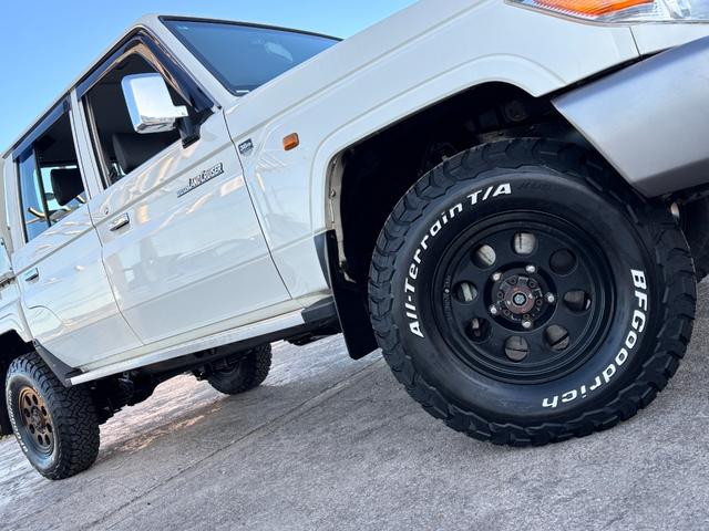 ランドクルーザー70 ピックアップ ランクル70/ランクル79/ユーザー買取車/30thアニバーサリーピックアップ/ガソリン/5MT/ETC/BFグッドリッチKO3ATタイヤ(2365/85R16)/社外16AW(62枚目)