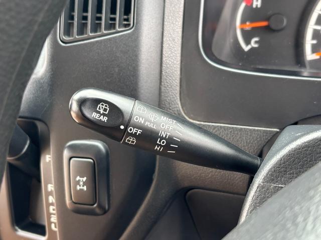 タウンエースバン GL タウンエースバン/タウンエースルアナ/1.5GL/4WD/カスタムカー/KSオリジナルベッドキット/4AT/ツートンペイント/キャンプ仕様/テーブル/丸目ヘッドライト/アウトドア仕様(40枚目)