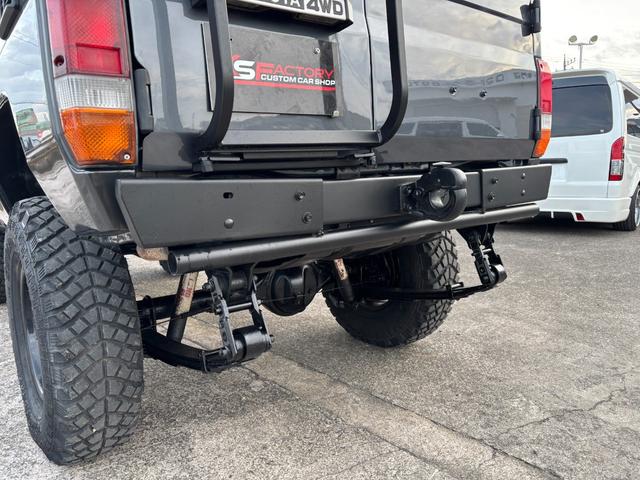 ランドクルーザー７０ ＺＸ　ランクル７０／ランクル７３／ディーゼル／４速ＡＴ／ＺＸ／ＦＲＰトップ／シュノーケル／社外１６ＡＷ／ジオランダーＭＴタイヤ（２５５／８５Ｒ１６）／リフトアップ／ショートボディー／社外ステアリング（15枚目）