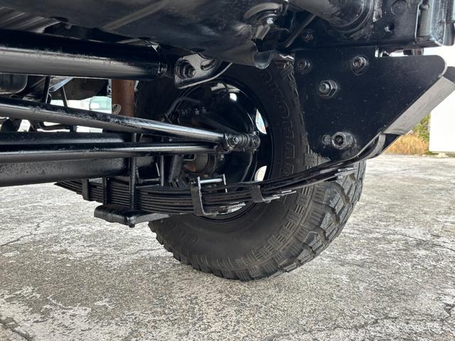 ランドクルーザー７０ ＺＸ　ランクル７０／ランクル７３／ディーゼル／４速ＡＴ／ＺＸ／ＦＲＰトップ／シュノーケル／社外１６ＡＷ／ジオランダーＭＴタイヤ（２５５／８５Ｒ１６）／リフトアップ／ショートボディー／社外ステアリング（18枚目）