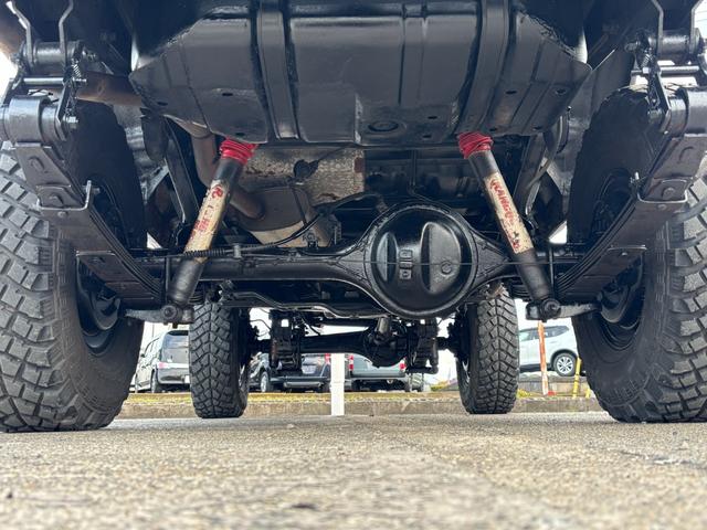 ランドクルーザー７０ ＺＸ　ランクル７０／ランクル７３／ディーゼル／４速ＡＴ／ＺＸ／ＦＲＰトップ／シュノーケル／社外１６ＡＷ／ジオランダーＭＴタイヤ（２５５／８５Ｒ１６）／リフトアップ／ショートボディー／社外ステアリング（22枚目）