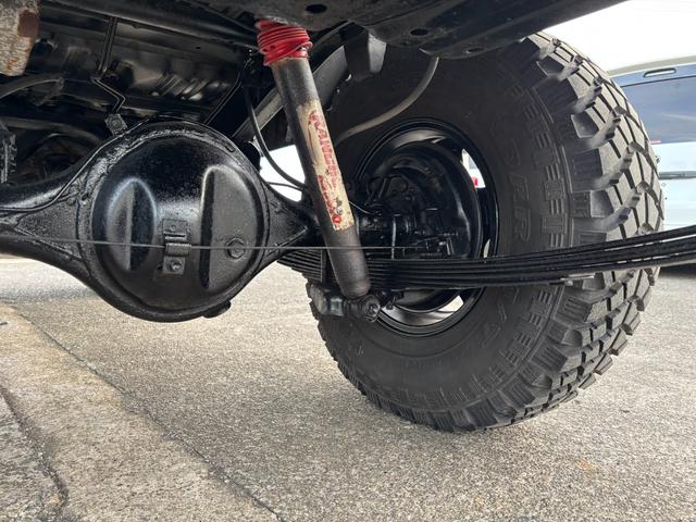 ランドクルーザー７０ ＺＸ　ランクル７０／ランクル７３／ディーゼル／４速ＡＴ／ＺＸ／ＦＲＰトップ／シュノーケル／社外１６ＡＷ／ジオランダーＭＴタイヤ（２５５／８５Ｒ１６）／リフトアップ／ショートボディー／社外ステアリング（23枚目）