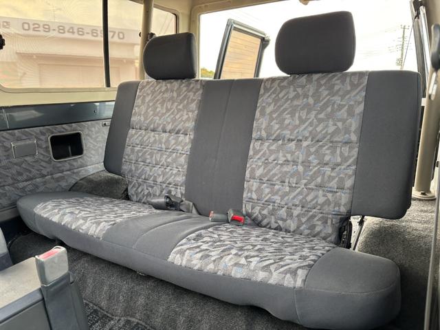 ランドクルーザー７０ ＺＸ　ランクル７０／ランクル７３／ディーゼル／４速ＡＴ／ＺＸ／ＦＲＰトップ／シュノーケル／社外１６ＡＷ／ジオランダーＭＴタイヤ（２５５／８５Ｒ１６）／リフトアップ／ショートボディー／社外ステアリング（37枚目）