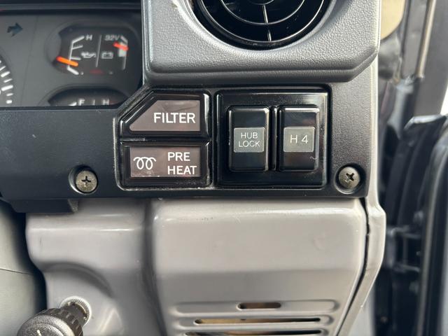 ランドクルーザー７０ ＺＸ　ランクル７０／ランクル７３／ディーゼル／４速ＡＴ／ＺＸ／ＦＲＰトップ／シュノーケル／社外１６ＡＷ／ジオランダーＭＴタイヤ（２５５／８５Ｒ１６）／リフトアップ／ショートボディー／社外ステアリング（39枚目）