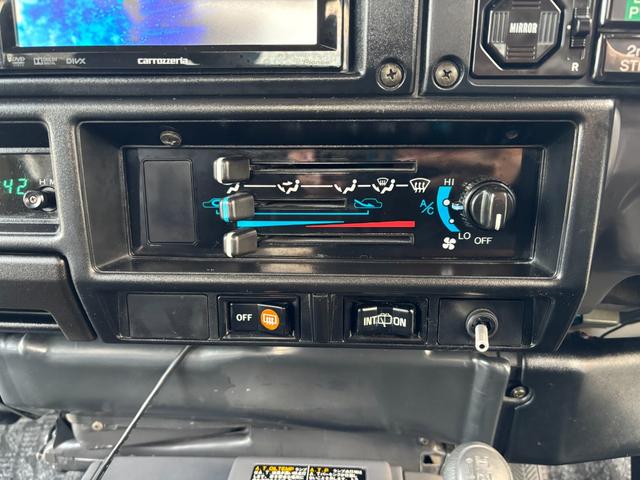 ランドクルーザー７０ ＺＸ　ランクル７０／ランクル７３／ディーゼル／４速ＡＴ／ＺＸ／ＦＲＰトップ／シュノーケル／社外１６ＡＷ／ジオランダーＭＴタイヤ（２５５／８５Ｒ１６）／リフトアップ／ショートボディー／社外ステアリング（40枚目）