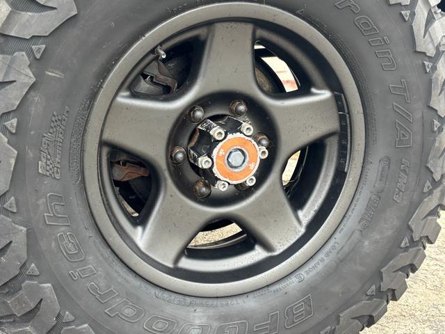 サファリ グランロード　サファリ／グランロード／ディーゼル／新品ブラック全塗装済み／新品ランチョショック／リフトアップ／５速マニュアル／マニュアルハブ／ＢＦグッドリッチマッドテレーンタイヤＫＭ３／社外１６ＡＷ／バンパーガード（12枚目）