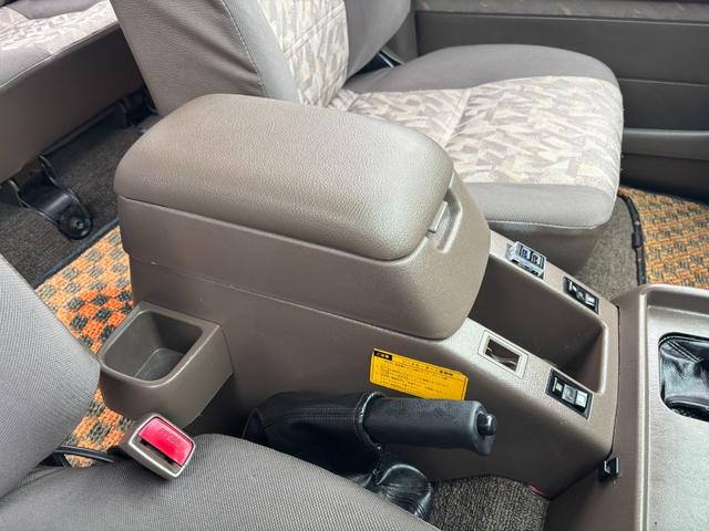 ランドクルーザー80 GX ランクル80/最終型/GX/5速MT/観音開き/ガソリン/1FZエンジン/新品全塗装/ETC/パイオニア製ナビ/フルセグTV/バックカメラ/エリートマックス16AW/ブリジストンタイヤ/リフトアップ(40枚目)