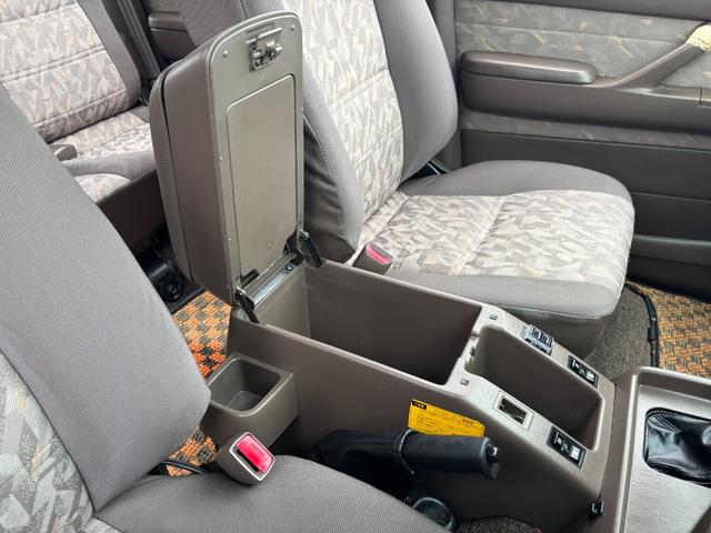 ランドクルーザー80 GX ランクル80/最終型/GX/5速MT/観音開き/ガソリン/1FZエンジン/新品全塗装/ETC/パイオニア製ナビ/フルセグTV/バックカメラ/エリートマックス16AW/ブリジストンタイヤ/リフトアップ(42枚目)