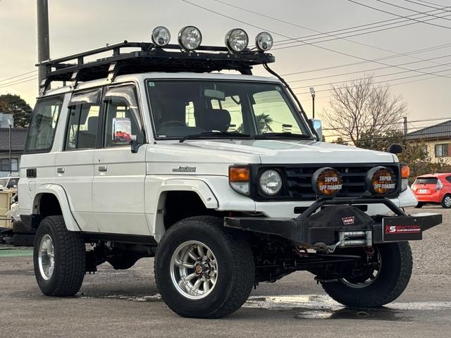 ランドクルーザー70 LX ランクル70/ランクル77/ディーゼル/5速MT/前後デフロック/LX/リフトアップ/社外ルーフラック/リアラダー/SUPER OFF ROADERフォグランプ/ウィンチ/ETC/シートカバー(5枚目)