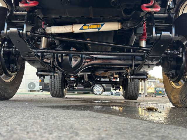 ランドクルーザー70 LX ランクル70/ランクル77/ディーゼル/5速MT/前後デフロック/LX/リフトアップ/社外ルーフラック/リアラダー/SUPER OFF ROADERフォグランプ/ウィンチ/ETC/シートカバー(25枚目)