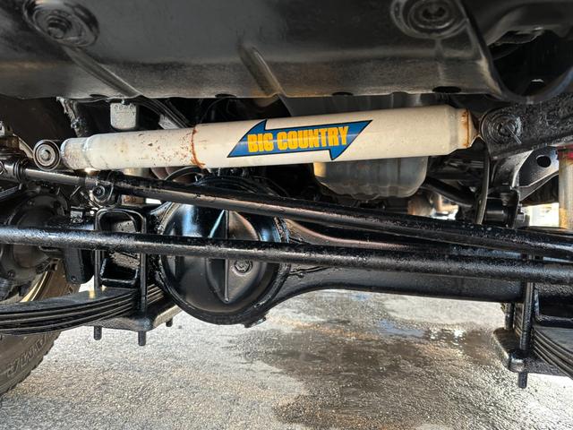 ランドクルーザー70 LX ランクル70/ランクル77/ディーゼル/5速MT/前後デフロック/LX/リフトアップ/社外ルーフラック/リアラダー/SUPER OFF ROADERフォグランプ/ウィンチ/ETC/シートカバー(26枚目)