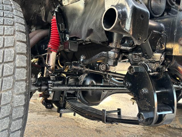 ランドクルーザー70 LX ランクル70/ランクル77/ディーゼル/5速MT/前後デフロック/LX/リフトアップ/社外ルーフラック/リアラダー/SUPER OFF ROADERフォグランプ/ウィンチ/ETC/シートカバー(27枚目)