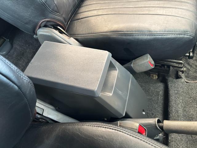 ランドクルーザー70 LX ランクル70/ランクル77/ディーゼル/5速MT/前後デフロック/LX/リフトアップ/社外ルーフラック/リアラダー/SUPER OFF ROADERフォグランプ/ウィンチ/ETC/シートカバー(41枚目)