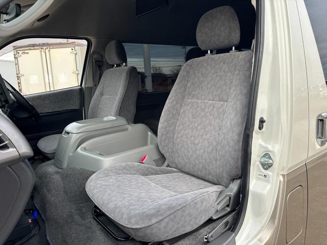 ハイエースワゴン グランドキャビン 4WD/10人乗り3ナンバー/新品ジオランダーX-ATタイヤ/新品BRUT16AW/ECLIPSEナビ/電動スライドドア/ETC/フリップダウンモニター/ドラレコ/Bカメラ/アルパインサウンドシステム(21枚目)