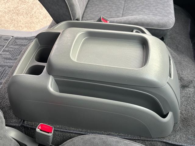 ハイエースワゴン グランドキャビン 4WD/10人乗り3ナンバー/新品ジオランダーX-ATタイヤ/新品BRUT16AW/ECLIPSEナビ/電動スライドドア/ETC/フリップダウンモニター/ドラレコ/Bカメラ/アルパインサウンドシステム(36枚目)