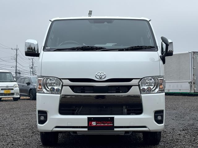 ハイエースバン