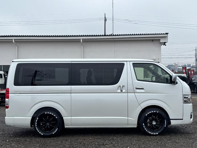 ハイエースバン