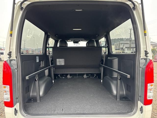 ハイエースバン