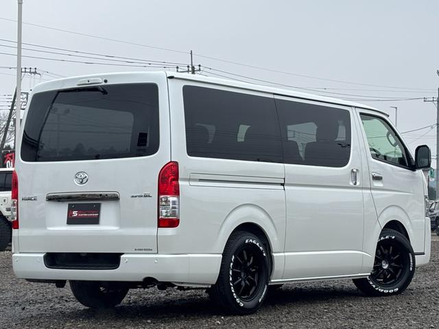 ハイエースバン