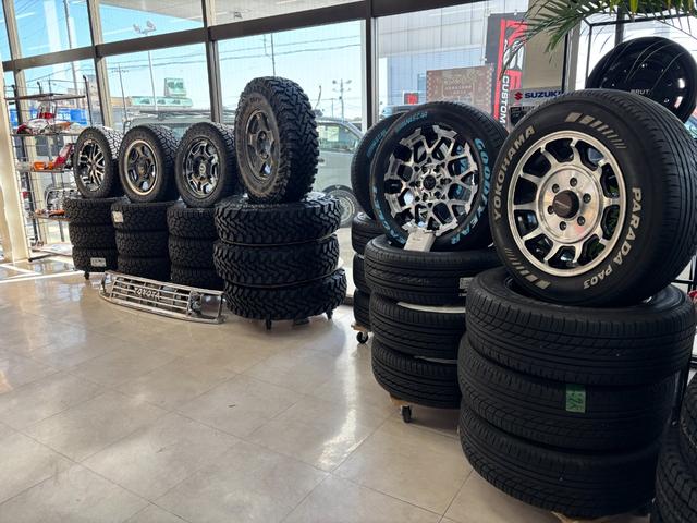 ランドクルーザープラド ＴＸ　９５プラド／４速ＡＴ／カーキ全塗装／ＢＦグッドリッチオールテレーンタイヤ／デイトナ１６ＡＷ／ストラーダメモリーナビ／ＥＴＣ／リフトアップ／８人乗り／背面タイヤ／寒冷地仕様／フルセグＴＶ／ＴＸ（68枚目）