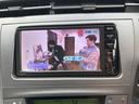 プリウス S ナビ TV アルミホイール オートライト HID CVT スマートキー アイドリングストップ 電動格納ミラー 盗難防止システム CD ミュージックプレイヤー接続可 Bluetooth 衝突安全ボディ 中古車画像_4
