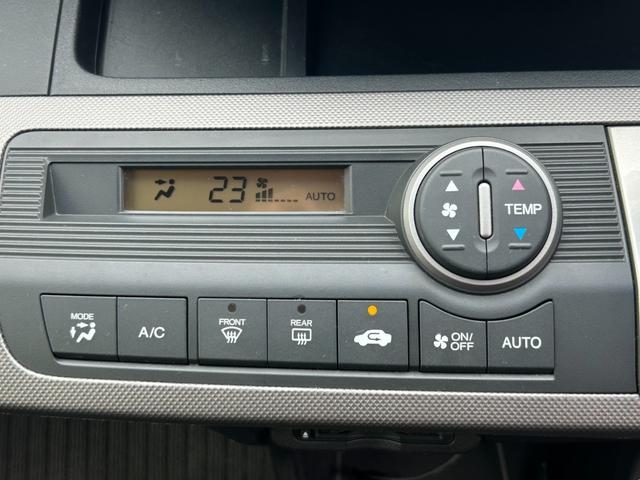 フリードハイブリッド ジャストセレクション　純正インターナビ　スマートキー　バックカメラ　ＨＩＤ　パワースライドドア　ＥＴＣ　ＤＶＤ再生　ワンセグＴＶ　ミュージックサーバー　クルーズコントロール　ドアバイザー（21枚目）