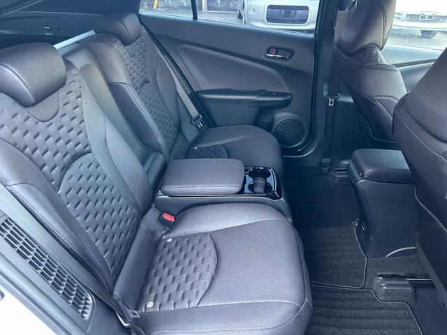 プリウスPHV S ワンオーナー 9インチ純正メモリーナビ 充電ケーブル付属 バックカメラ トヨタセーフティセンス レーダークルーズ LEDアダプティブヘッドライト シートヒーター ステアリングヒーター ETC2.0(39枚目)