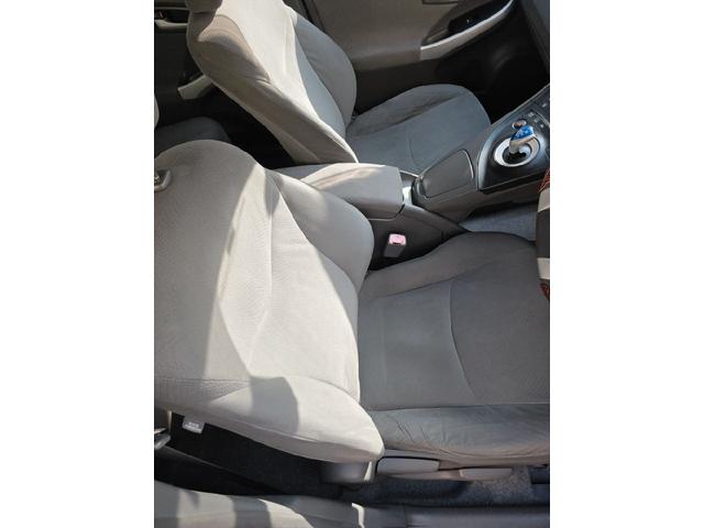 プリウス Sツーリングセレクション ETC TV アルミホイール LEDヘッドランプ ヘッドライトウォッシャー CVT スマートキー アイドリングストップ 電動格納ミラー 盗難防止システム CD ミュージックプレイヤー接続可 記録簿(31枚目)