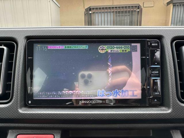 アルトワークス ベースグレード　ＥＴＣ　ナビ　ＴＶ　オートライト　ＨＩＤ　スマートキー　電動格納ミラー　ＭＴ　盗難防止システム　ＡＢＳ　ＥＳＣ　ＣＤ　Ｂｌｕｅｔｏｏｔｈ　アルミホイール　衝突安全ボディ　エアコン　パワーステアリング（4枚目）