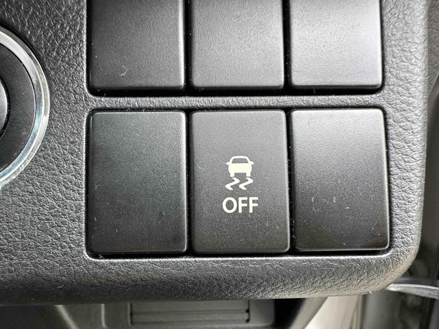 アルトワークス ベースグレード　ＥＴＣ　ナビ　ＴＶ　オートライト　ＨＩＤ　スマートキー　電動格納ミラー　ＭＴ　盗難防止システム　ＡＢＳ　ＥＳＣ　ＣＤ　Ｂｌｕｅｔｏｏｔｈ　アルミホイール　衝突安全ボディ　エアコン　パワーステアリング（9枚目）