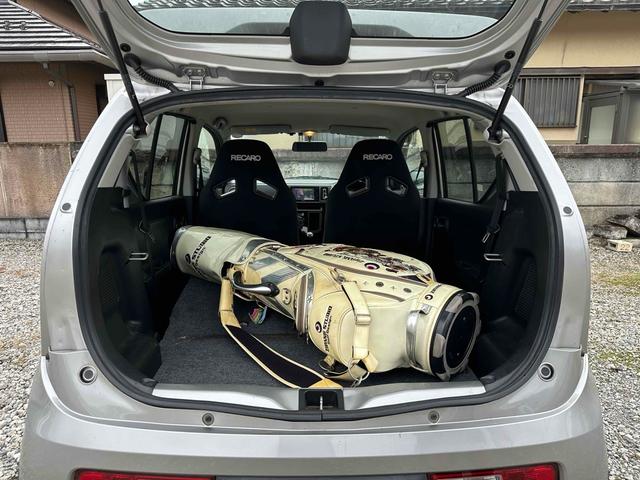 アルトワークス ベースグレード　ＥＴＣ　ナビ　ＴＶ　オートライト　ＨＩＤ　スマートキー　電動格納ミラー　ＭＴ　盗難防止システム　ＡＢＳ　ＥＳＣ　ＣＤ　Ｂｌｕｅｔｏｏｔｈ　アルミホイール　衝突安全ボディ　エアコン　パワーステアリング（23枚目）