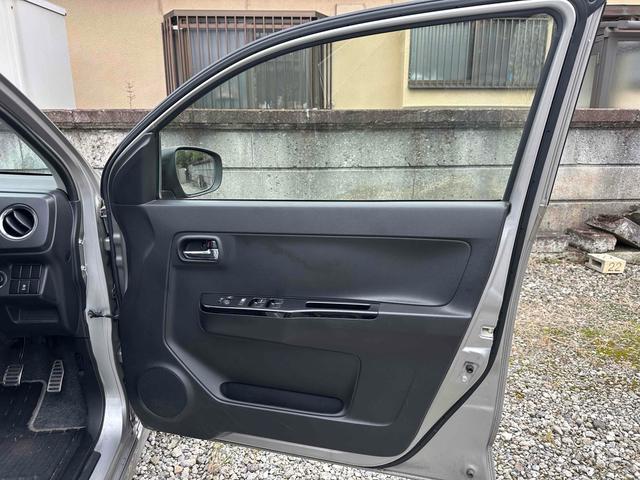 アルトワークス ベースグレード　ＥＴＣ　ナビ　ＴＶ　オートライト　ＨＩＤ　スマートキー　電動格納ミラー　ＭＴ　盗難防止システム　ＡＢＳ　ＥＳＣ　ＣＤ　Ｂｌｕｅｔｏｏｔｈ　アルミホイール　衝突安全ボディ　エアコン　パワーステアリング（27枚目）