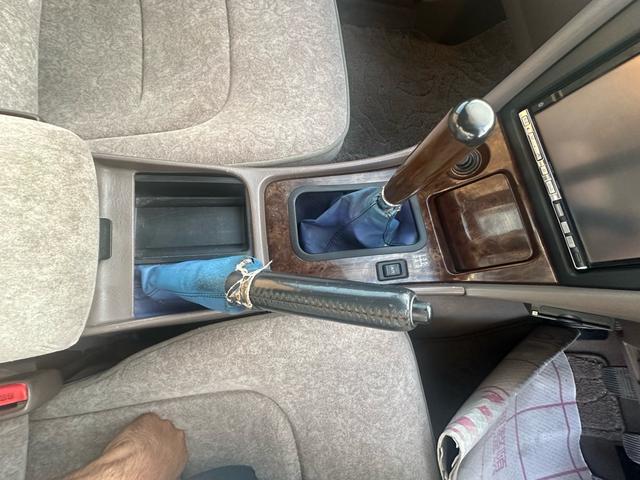 NISSAN LAUREL 25MEDALIST