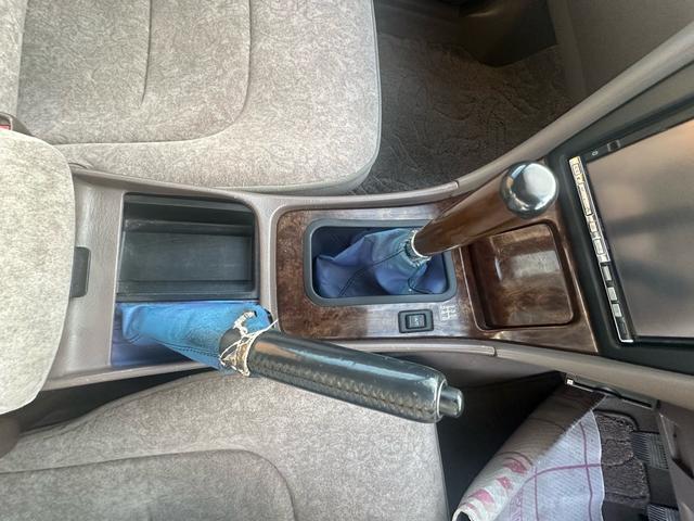 NISSAN LAUREL 25MEDALIST