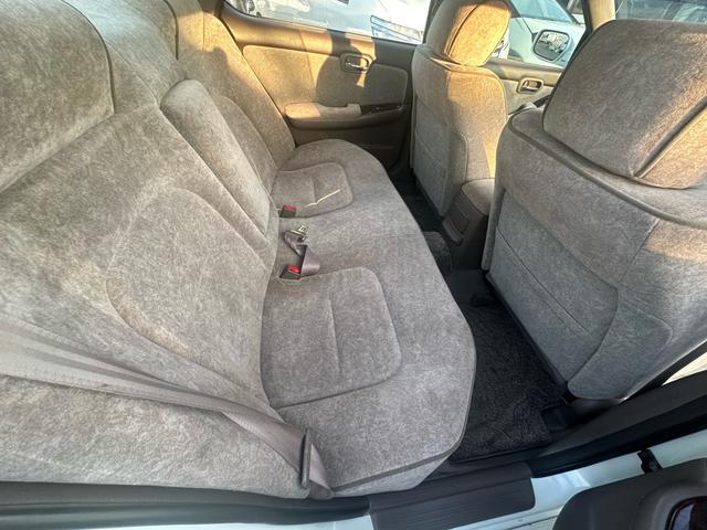NISSAN LAUREL 25MEDALIST