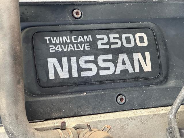 NISSAN LAUREL 25MEDALIST