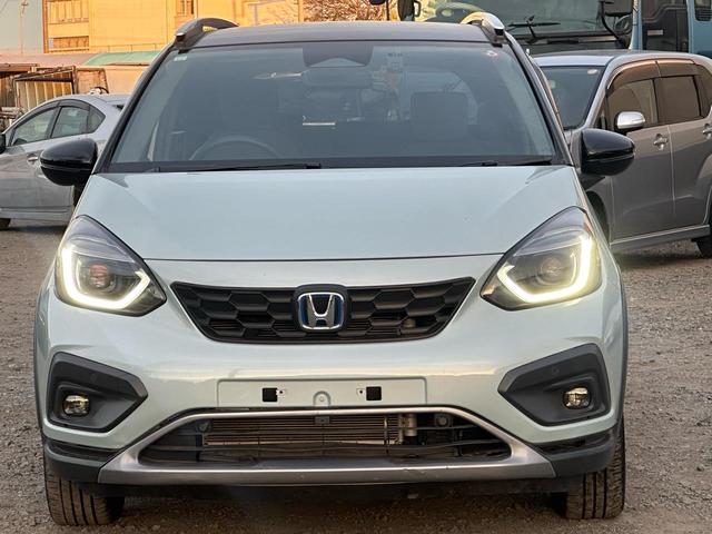 フィット ｅ：ＨＥＶクロスター　ＥＴＣ２．０ワンオーナー・純正ナビ・Ｄレコ・バックカメラ（3枚目）