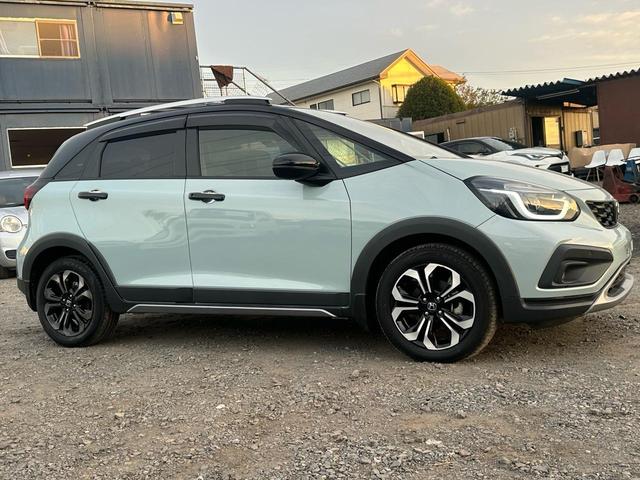 フィット ｅ：ＨＥＶクロスター　ＥＴＣ２．０ワンオーナー・純正ナビ・Ｄレコ・バックカメラ（5枚目）