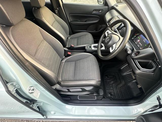 フィット ｅ：ＨＥＶクロスター　ＥＴＣ２．０ワンオーナー・純正ナビ・Ｄレコ・バックカメラ（11枚目）