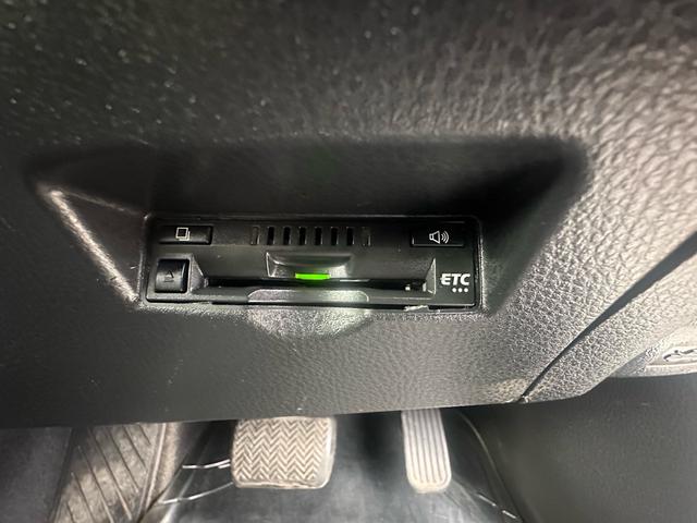 C-HR G モード ネロ セーフティ プラスフルモデリスタエアロキット BSM パノラマビュー スペアタイヤ フルセグ 衝突被害軽減システム ETC ドラレコ LEDヘッドランプ フルエアロ 記録簿(16枚目)