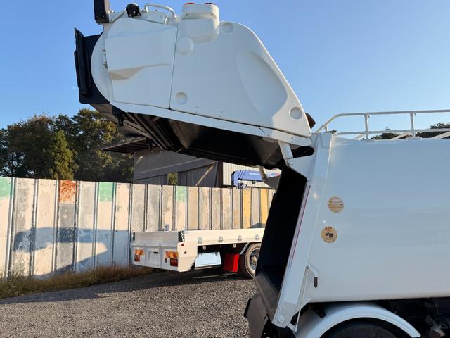 ダイナトラック 全塗装仕上げ済み 塵芥車/パッカー車 極東開発工業製 GB50-83D-S 巻き込み式/回転板式 ダンプ排出式 容積5.0立米 連続スイッチ 汚水タンク ターボ 積載2t 5速MT(15枚目)