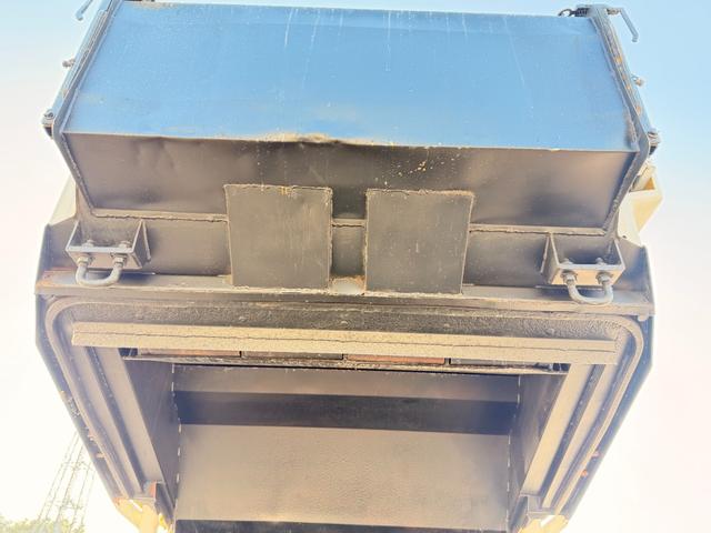 ダイナトラック 全塗装仕上げ済み 塵芥車/パッカー車 極東開発工業製 GB50-83D-S 巻き込み式/回転板式 ダンプ排出式 容積5.0立米 連続スイッチ 汚水タンク ターボ 積載2t 5速MT(16枚目)