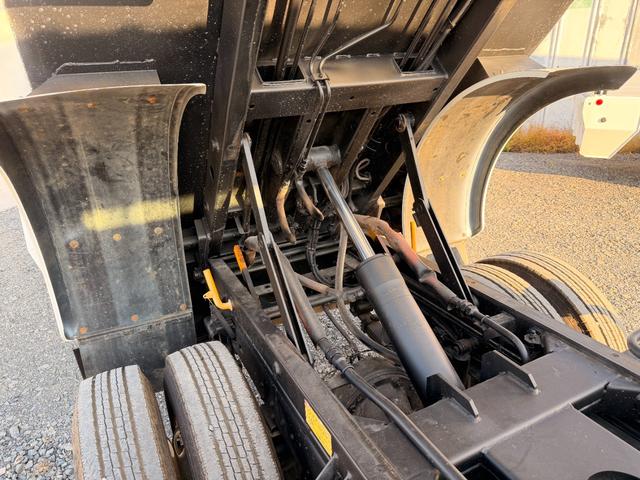 ダイナトラック 全塗装仕上げ済み 塵芥車/パッカー車 極東開発工業製 GB50-83D-S 巻き込み式/回転板式 ダンプ排出式 容積5.0立米 連続スイッチ 汚水タンク ターボ 積載2t 5速MT(25枚目)