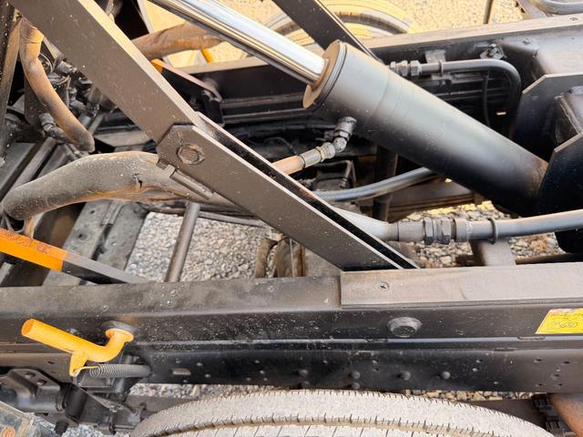 ダイナトラック 全塗装仕上げ済み 塵芥車/パッカー車 極東開発工業製 GB50-83D-S 巻き込み式/回転板式 ダンプ排出式 容積5.0立米 連続スイッチ 汚水タンク ターボ 積載2t 5速MT(27枚目)