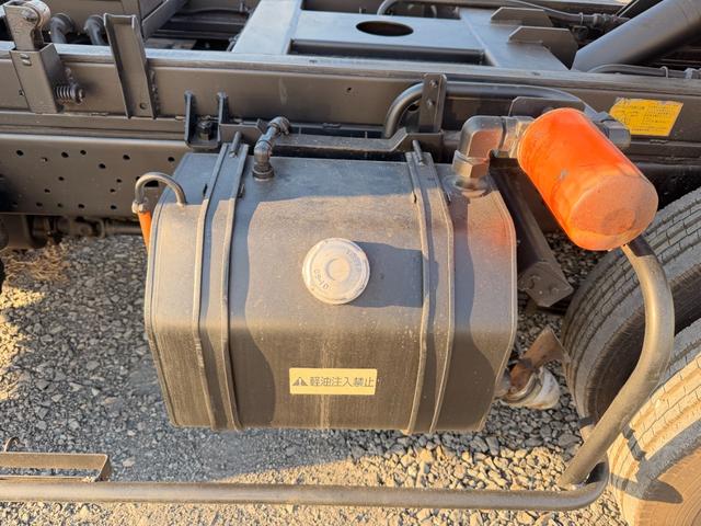 ダイナトラック 全塗装仕上げ済み 塵芥車/パッカー車 極東開発工業製 GB50-83D-S 巻き込み式/回転板式 ダンプ排出式 容積5.0立米 連続スイッチ 汚水タンク ターボ 積載2t 5速MT(33枚目)