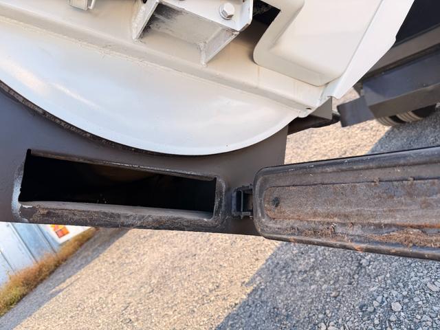 ダイナトラック 全塗装仕上げ済み 塵芥車/パッカー車 極東開発工業製 GB50-83D-S 巻き込み式/回転板式 ダンプ排出式 容積5.0立米 連続スイッチ 汚水タンク ターボ 積載2t 5速MT(39枚目)