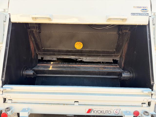 ダイナトラック 全塗装仕上げ済み 塵芥車/パッカー車 極東開発工業製 GB50-83D-S 巻き込み式/回転板式 ダンプ排出式 容積5.0立米 連続スイッチ 汚水タンク ターボ 積載2t 5速MT(43枚目)