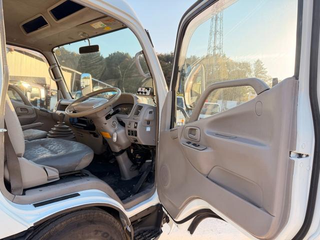 ダイナトラック 全塗装仕上げ済み 塵芥車/パッカー車 極東開発工業製 GB50-83D-S 巻き込み式/回転板式 ダンプ排出式 容積5.0立米 連続スイッチ 汚水タンク ターボ 積載2t 5速MT(62枚目)