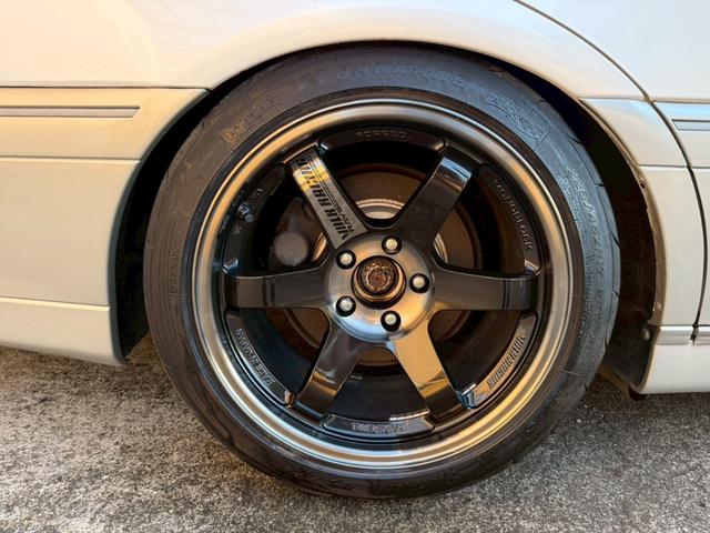 クラウンエステート アスリートＶ　Ｒ１５４換装／公認５速ＭＴ／４ＰＯＴキャリパー／３２６車高調／ワンオフ鉄板フェンダー／オイルクーラー／２ＷＡＹデフ／ＺＳＳマフラー加工／ブリットＺＥＴＡ４／Ｄｅｆｉ４連／ＴＥ３７／前置インタークーラー（13枚目）